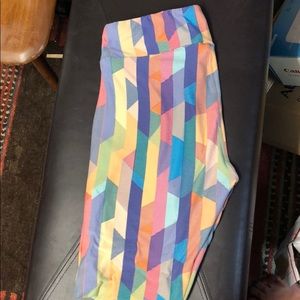 LuLaRoe TC Rainbow leggings!